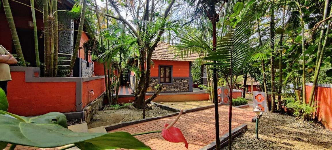 Clay Resort By Bestinn Leisure - Wayanad Padinjarathara Dış mekan fotoğraf